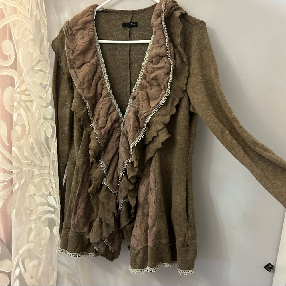 Stunning vintage RYU lace cardigan